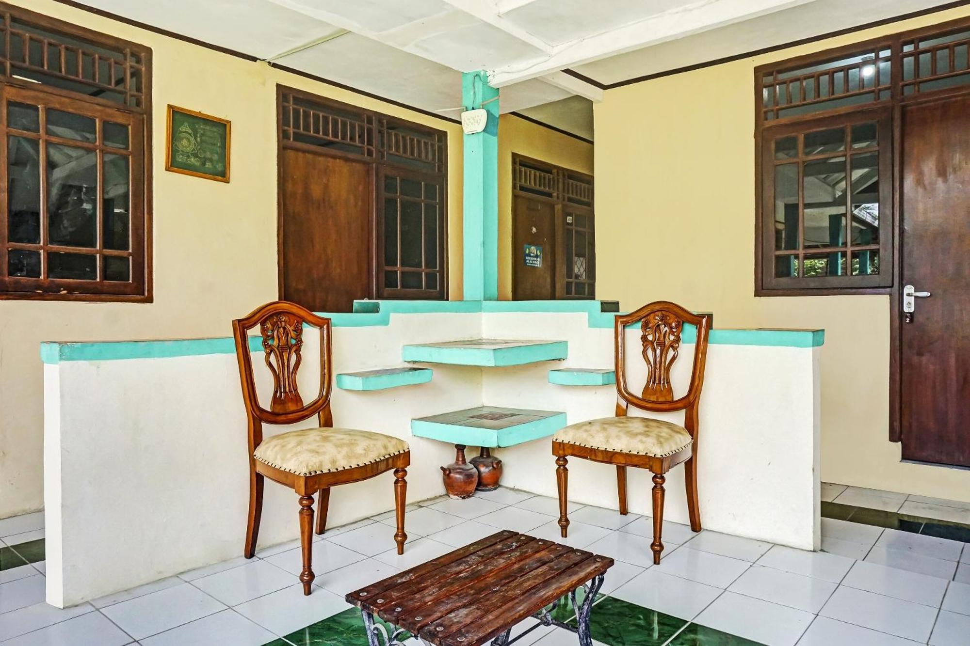 Oyo 90928 Wisma Asri Putra Syariah Bogor Exterior photo